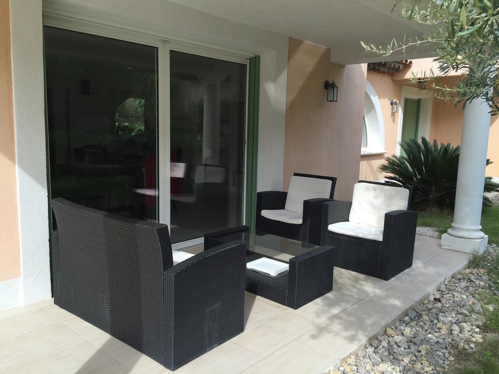 Belle villa à Saint Raphaël dans clos privé Exterior foto